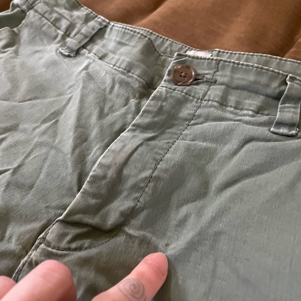 GAP Sage Green Cargo Short Utility Short Women’s Size 6 Casual Active Spring - Picture 3 of 5
